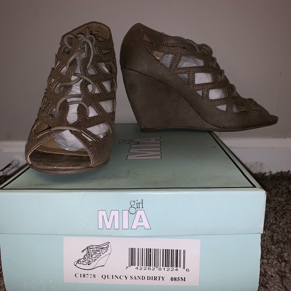 MIA Sand Dirty Girl Quincy Sandals - NEW - Picture 2 of 6